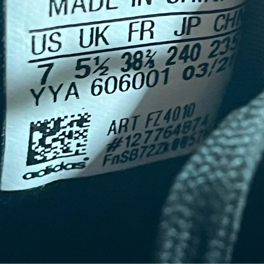 Adidas Ultraboost 4.0 Athletic Sneakers‎ Women’s Size 7 Shoes